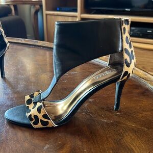 Carlos Santana leopard heels size 7.5